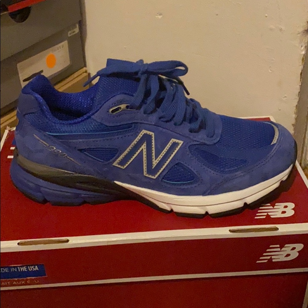 New Balance 990v4